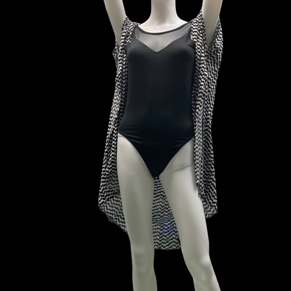 𝅺Kendall & Kylie Black One Piece Swimsuit.  Size:S - Picture 4 of 9